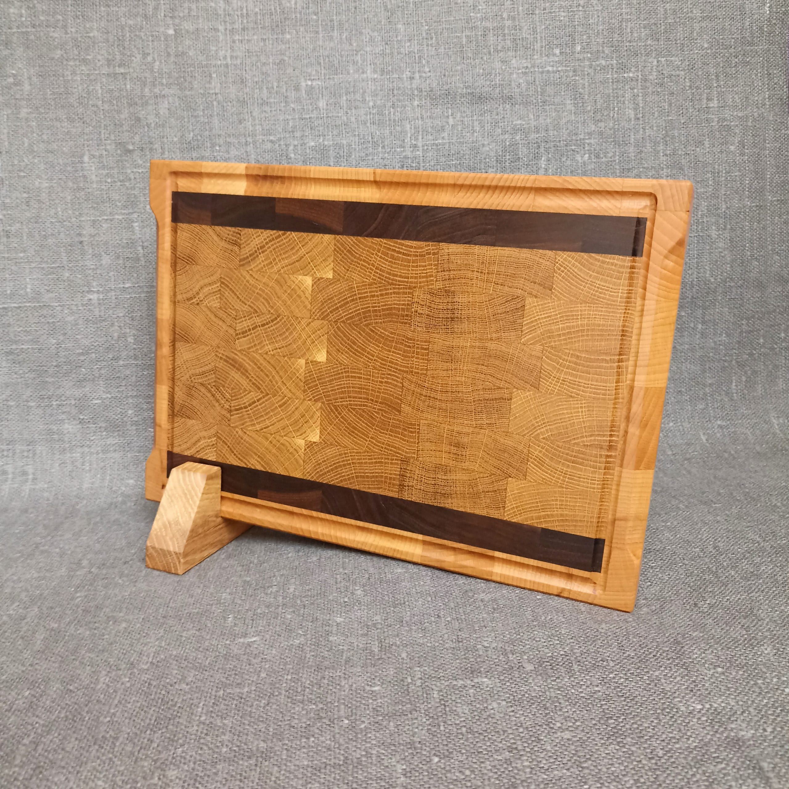 M izmēra gala šķiedru dēlītis. Ozols, riekstkoks, dižskabādis. 32x22 cm