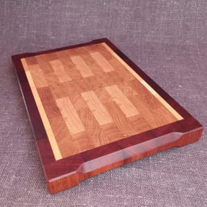 M izmēra virtuves gala šķiedru dēlis sarkankoka rāmī 33×23 cm