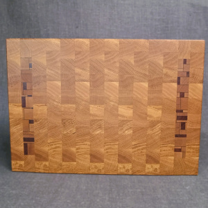 Ļoti liels un masīvs ozolkoka gala šķiedru dēlis “Biezais” 48x34x6 cm