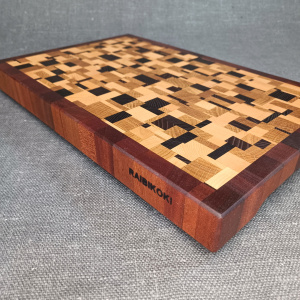 “Brūnais L”  liels gala šķiedru dēlis uz kājiņām 43×27 cm
